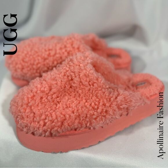 UGG MAXI CURLY PLATFORM SLIDES IN PINK SIZE 9 WOMANS NWT - Picture 3 of 9